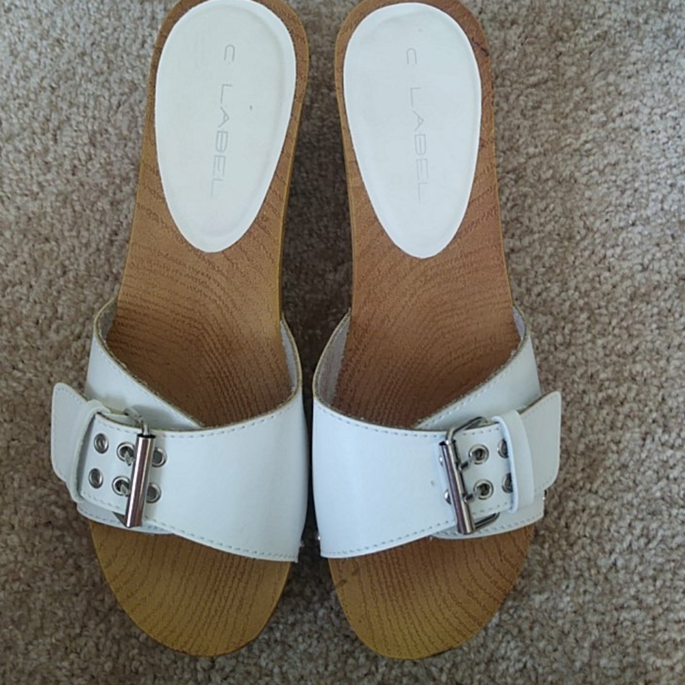 Shoe - Picture 3 of 8